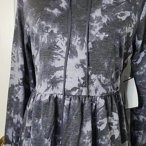 CITY VIBE WOMAN'S HOODED DRESS. - Picture 3 of 11